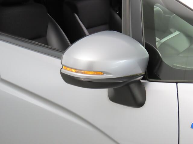 UZ0047400555_11_001.jpg