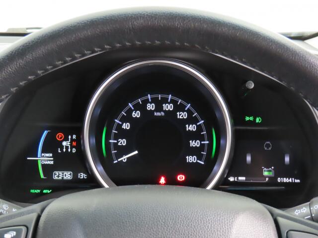 UZ0047400555_39_001.jpg