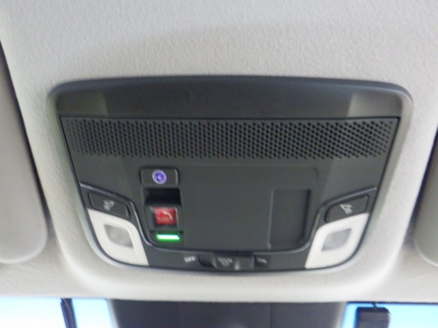 UZ0047911880_14_002.jpg