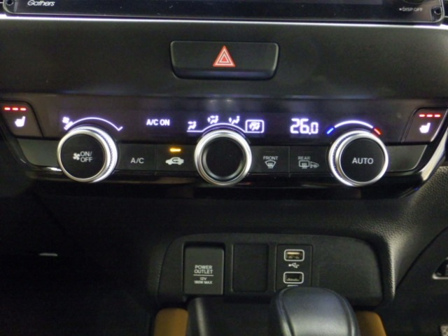 UZ0047911880_7_002.jpg