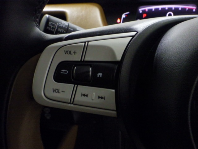 UZ0047911880_9_002.jpg