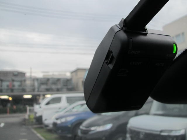 UZ0046996696_3_002.jpg