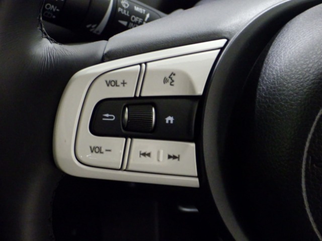UZ0048004665_19_001.jpg