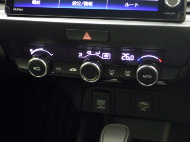 UZ0048004665_30_001.jpg