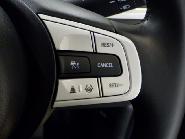 UZ0048004665_34_001.jpg
