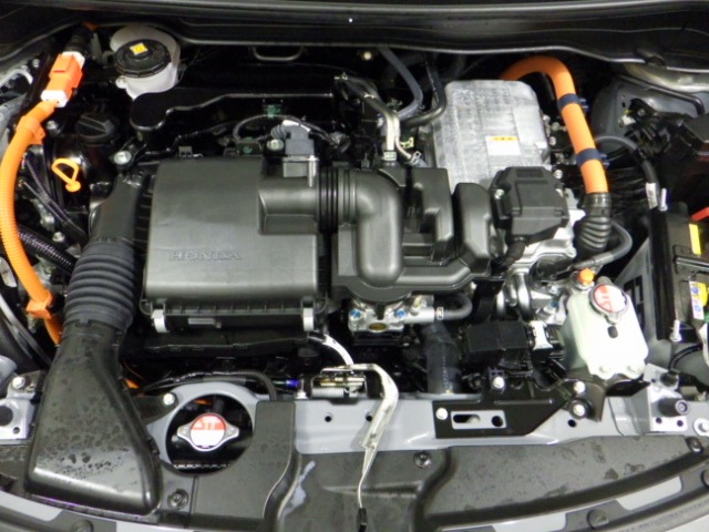 UZ0048417431_34_001.jpg
