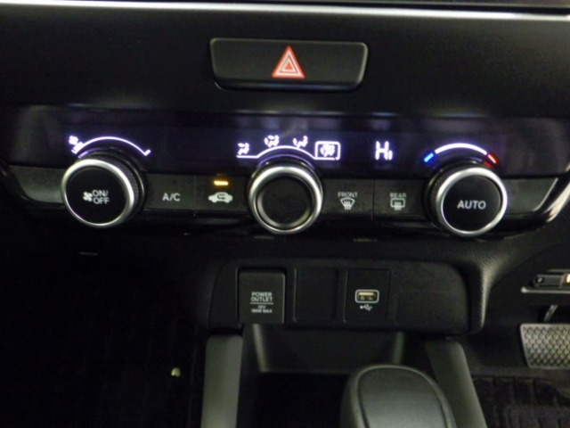 UZ0048300219_31_001.jpg