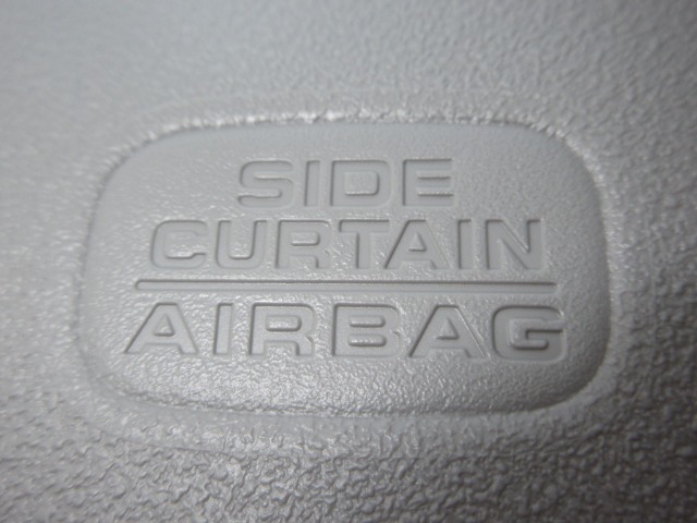 UZ0048528868_11_001.jpg