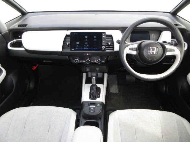 UZ0048528868_8_001.jpg