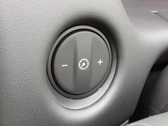 UZ0048030542_52_001.jpg