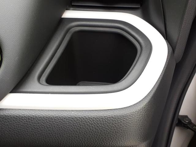 UZ0048030542_54_001.jpg