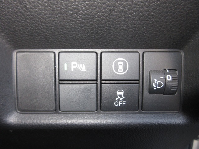 UZ0048070096_10_001.jpg