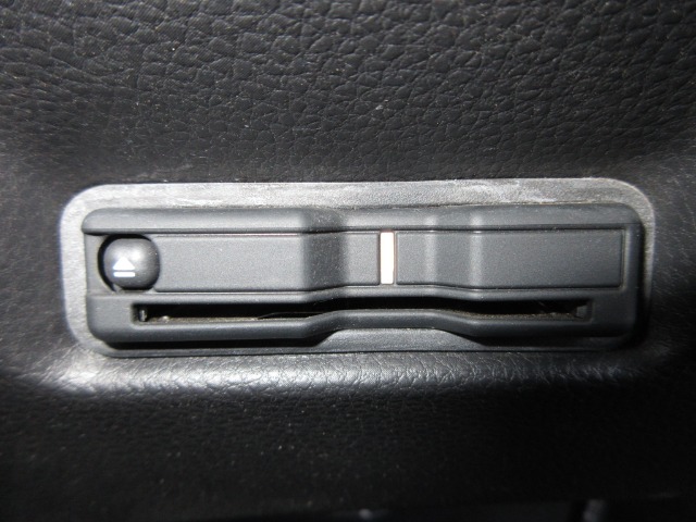 UZ0048070096_9_001.jpg