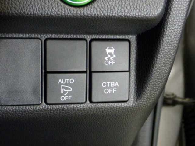 UZ0048085167_35_001.jpg
