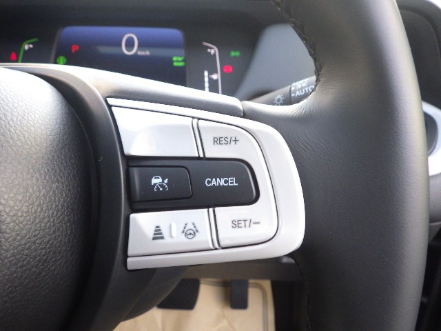UZ0048311071_13_001.jpg