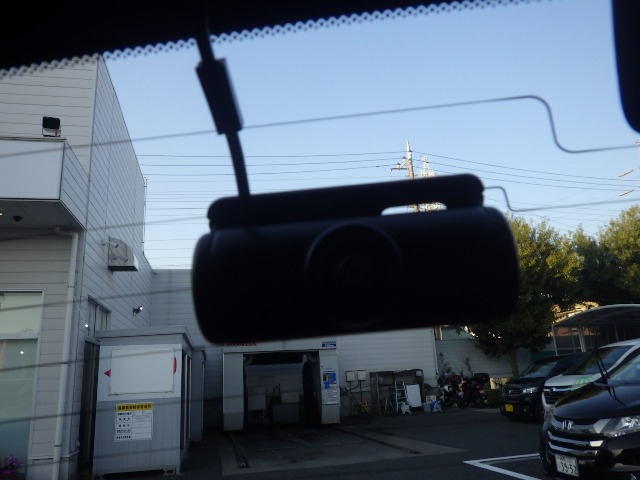 UZ0048311071_19_001.jpg