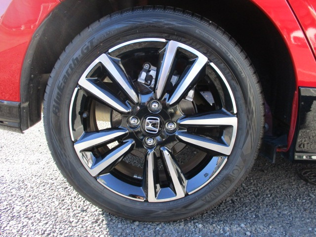 UZ0047687085_19_001.jpg