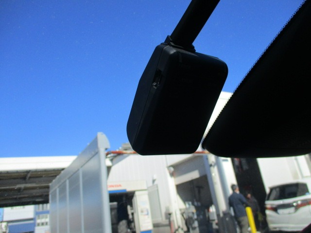 UZ0047687085_2_001.jpg