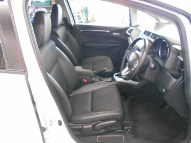 UZ0048386622_8_001.jpg