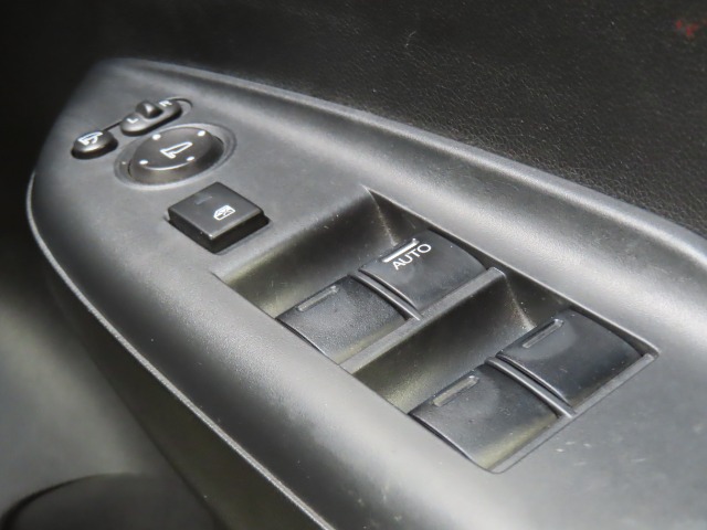 UZ0047158233_50_001.jpg