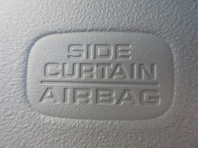 UZ0048381340_15_001.jpg