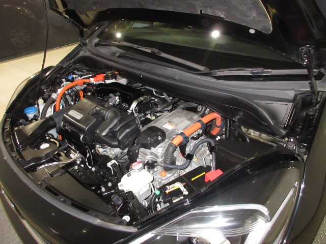 UZ0048381340_6_001.jpg
