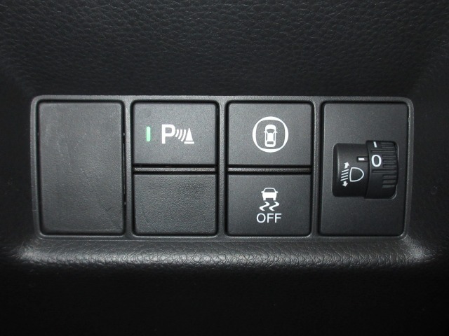 UZ0047983588_11_002.jpg
