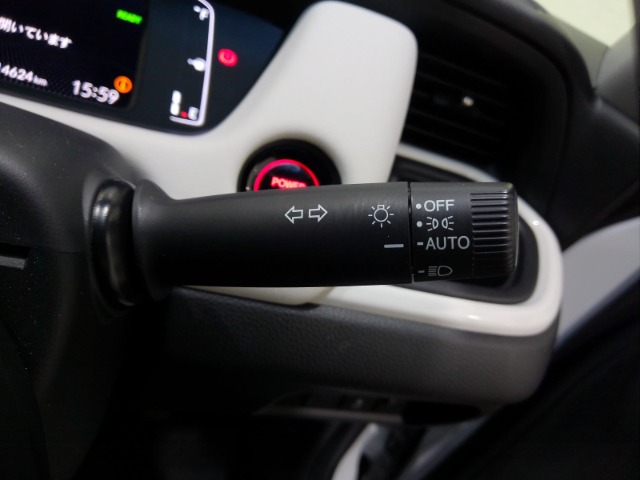 UZ0048573667_16_001.jpg