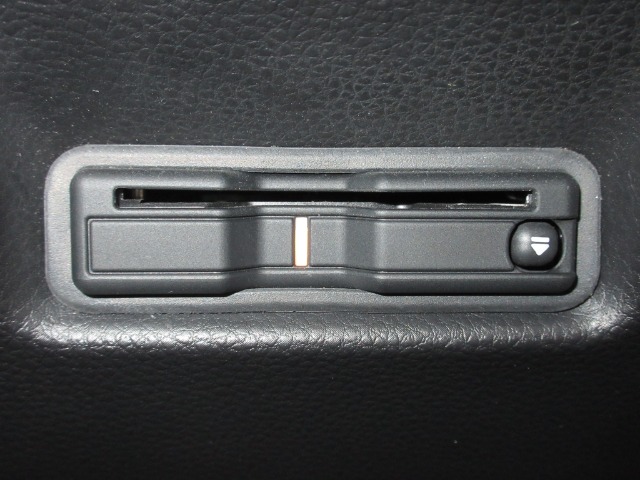 UZ0048106290_4_002.jpg
