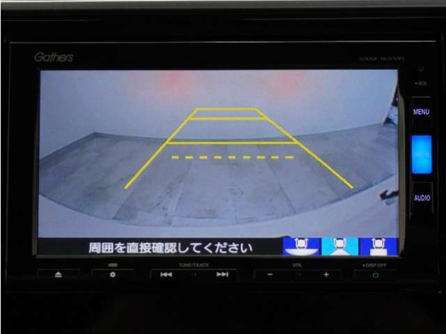 UZ0048569740_13_001.jpg