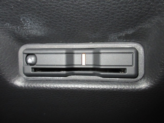 UZ0047887075_8_001.jpg