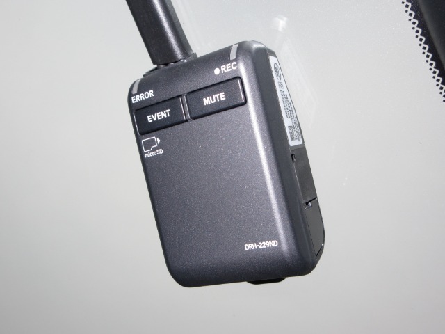 UZ0048444786_3_001.jpg