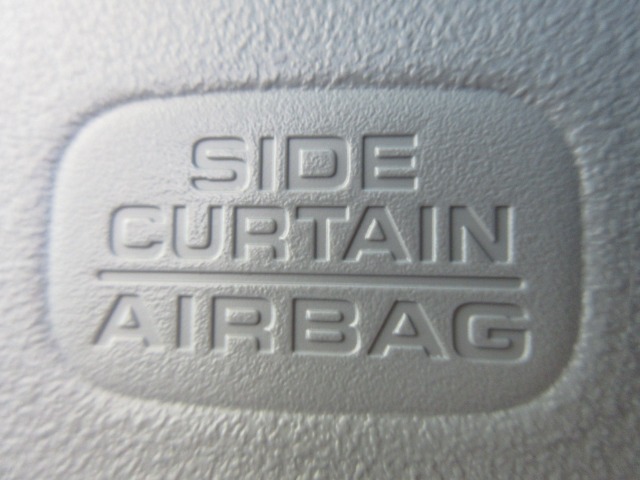 UZ0048564832_11_001.jpg