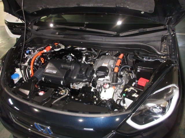 UZ0048564832_2_001.jpg