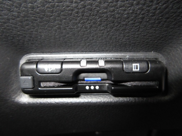 UZ0048053397_10_001.jpg