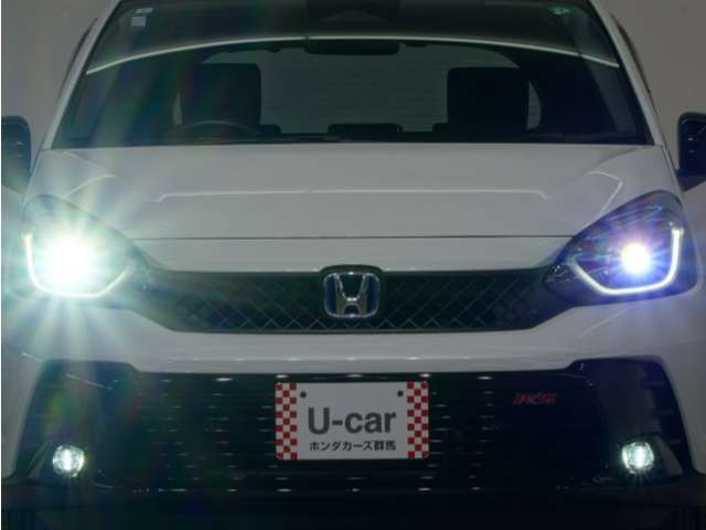 UZ0048568717_36_001.jpg