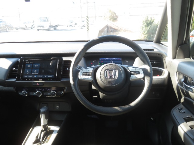 UZ0048145483_1_001.jpg