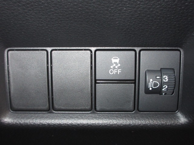 UZ0048461380_11_001.jpg
