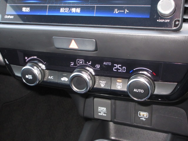 UZ0048394895_15_002.jpg