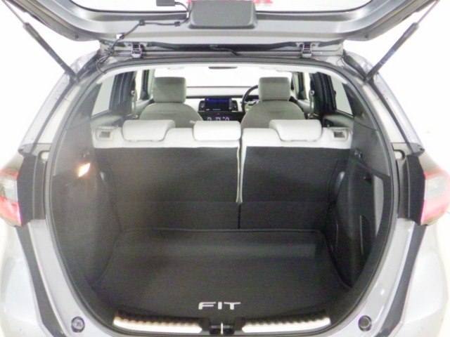 UZ0047906354_16_002.jpg