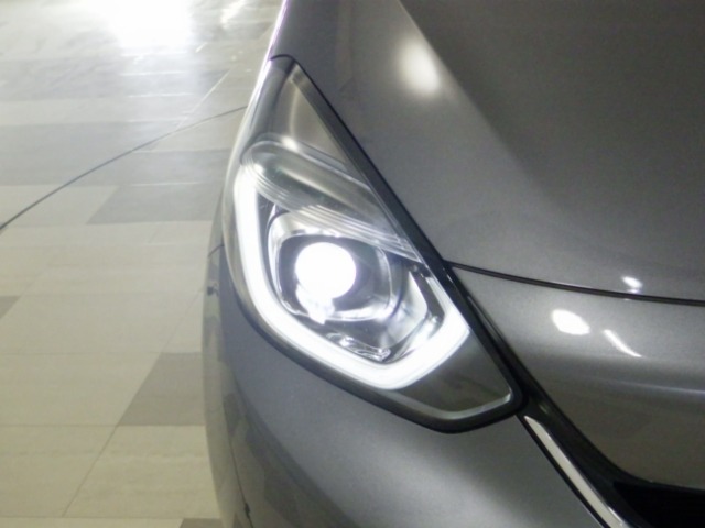 UZ0047906354_33_002.jpg