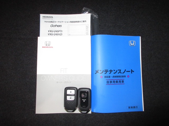 UZ0048447796_19_001.jpg