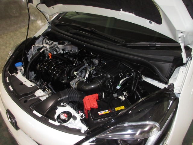 UZ0048447796_5_001.jpg