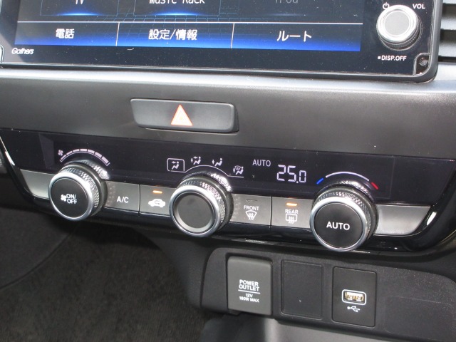 UZ0048542403_13_001.jpg