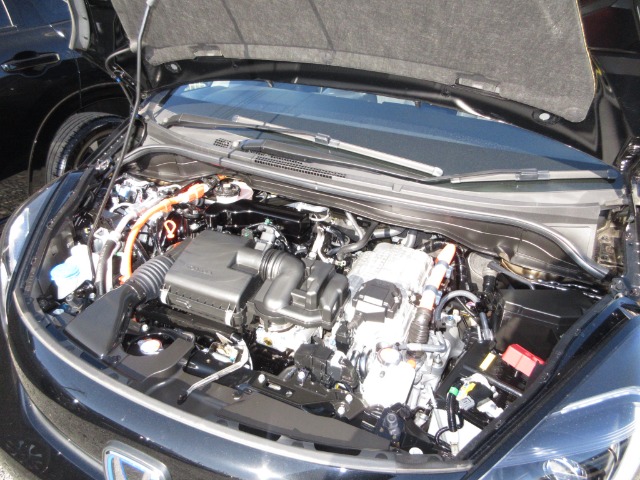UZ0047884138_5_002.jpg