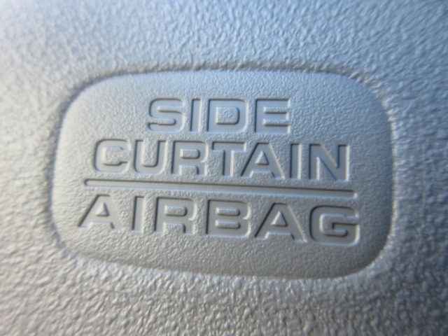 UZ0048261572_11_001.jpg