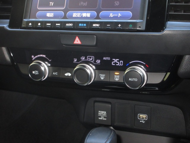UZ0048261572_12_001.jpg
