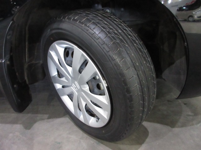 UZ0048261572_19_001.jpg