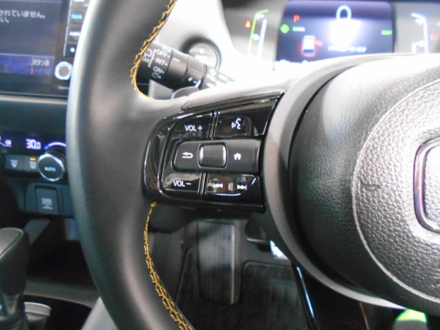 UZ0048317849_30_001.jpg