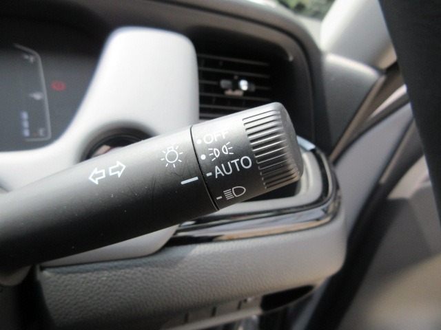 UZ0048417398_15_001.jpg